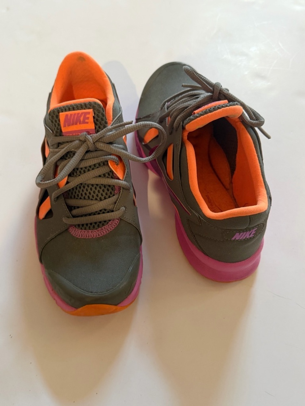 Nike Women’s Training Sneakers Gray Orange Pink Size 6.5 Athletic Gym Shoes - Picture 4 of 10
